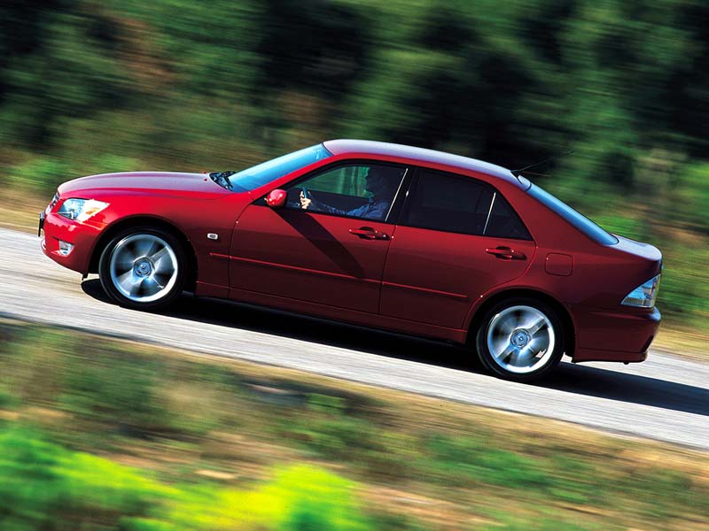 IS Type XE10 Lexus_is_200_3